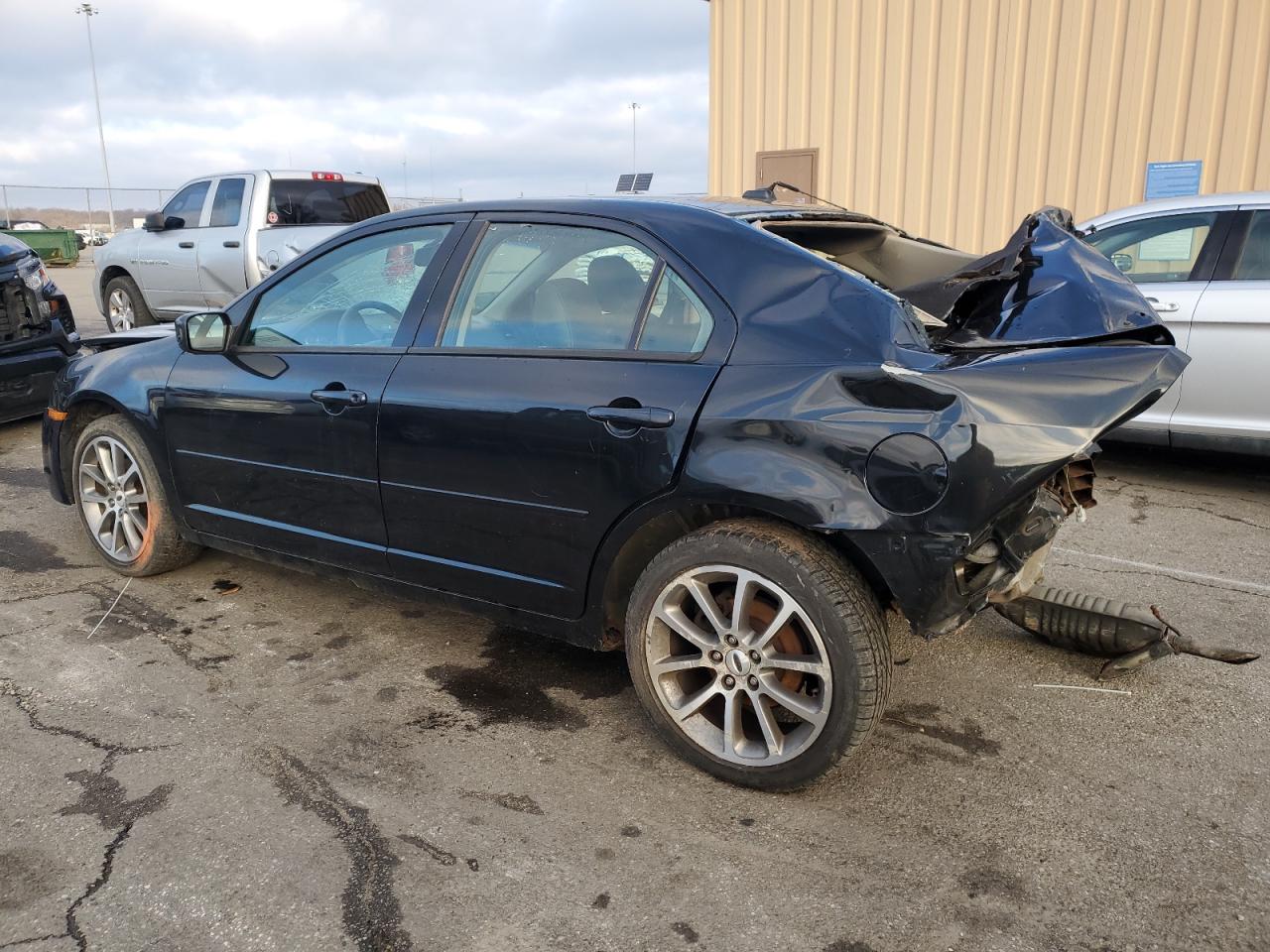 2009 Ford Fusion - Image 2
