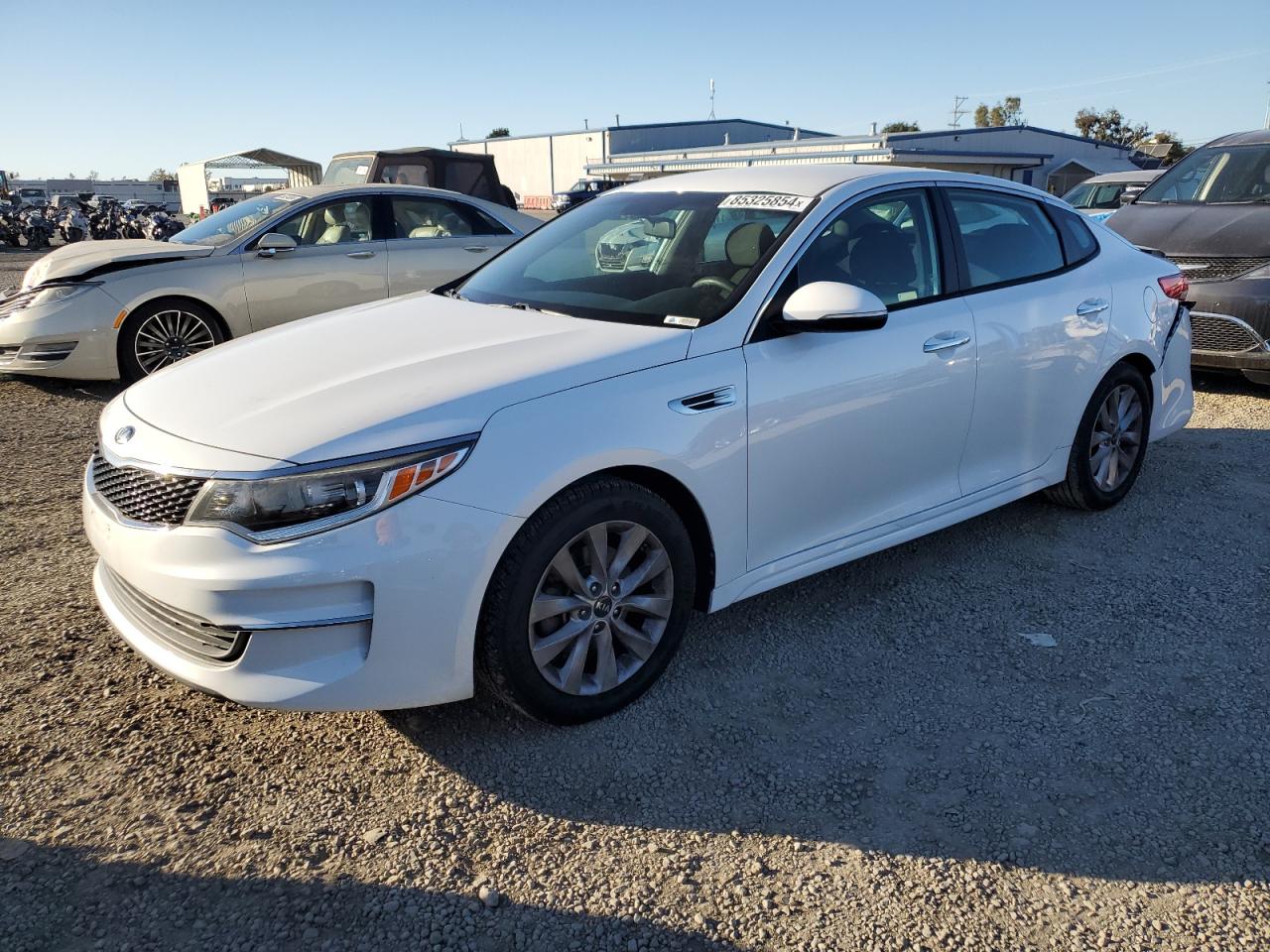 VIN 5XXGT4L37JG264061 2018 KIA OPTIMA no.1