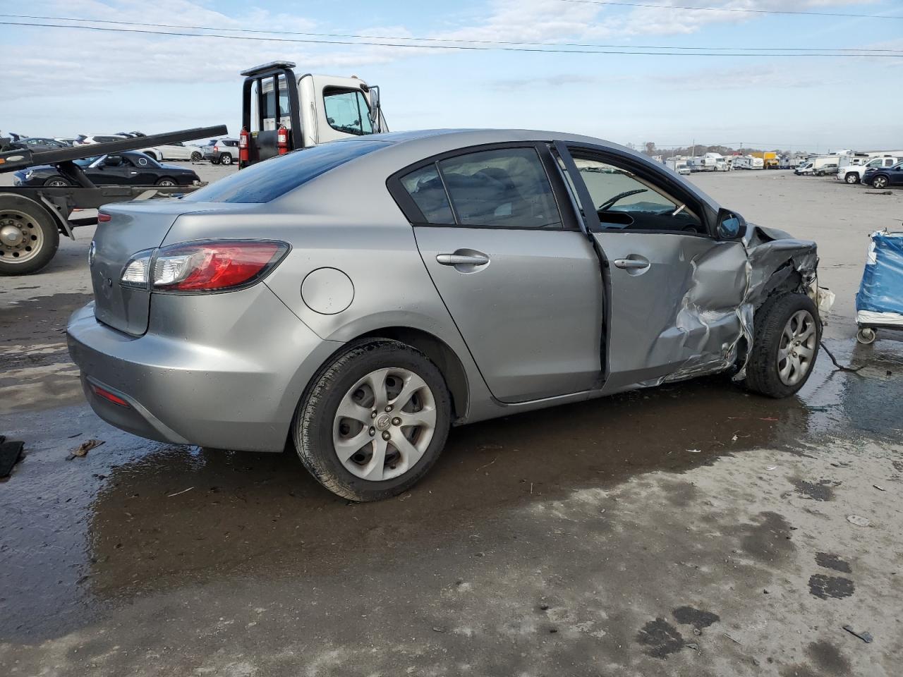 2010 Mazda 3 - Image 3