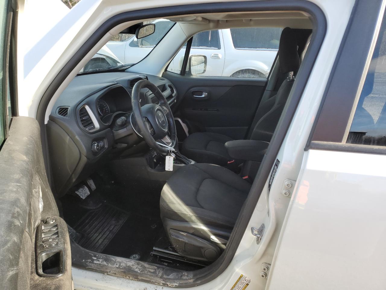 2015 Jeep Renegade - Image 7