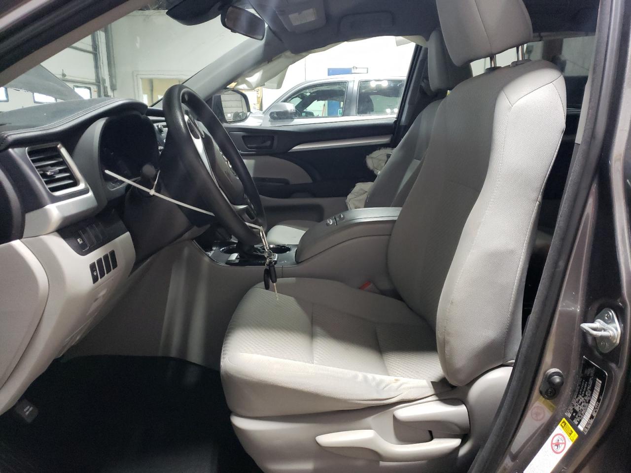 2017 Toyota Highlander - Image 7