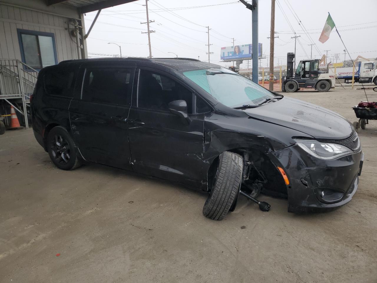 VIN 2C4RC1GG4JR358202 2018 CHRYSLER PACIFICA no.4