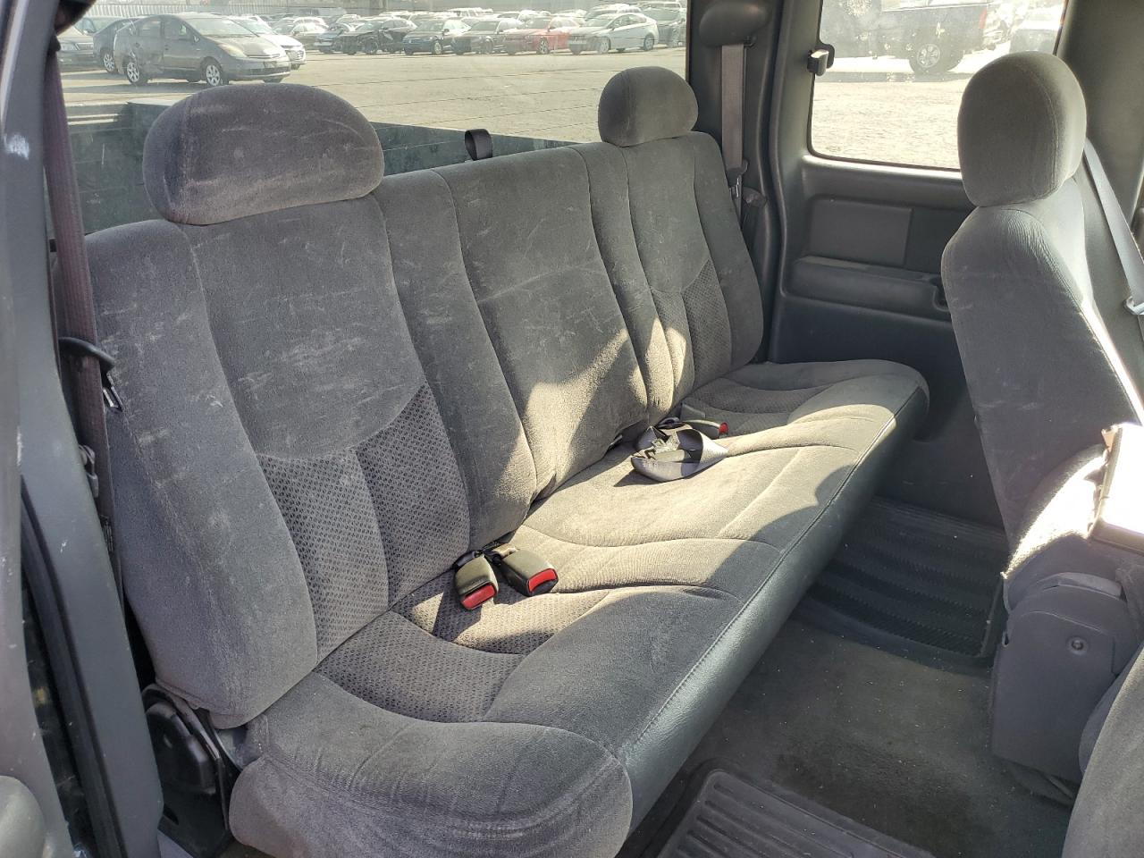 2003 Chevrolet Silverado - Image 10