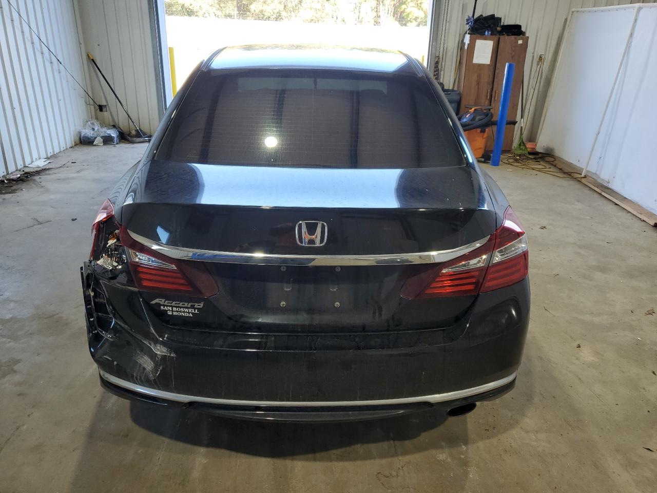 VIN 1HGCR2F30HA258025 2017 HONDA ACCORD no.6