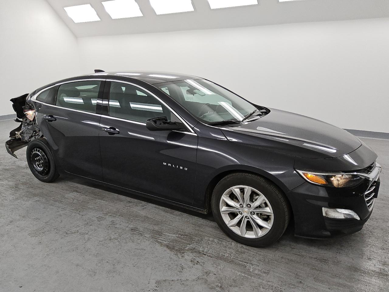 2023 Chevrolet Malibu - Image 4