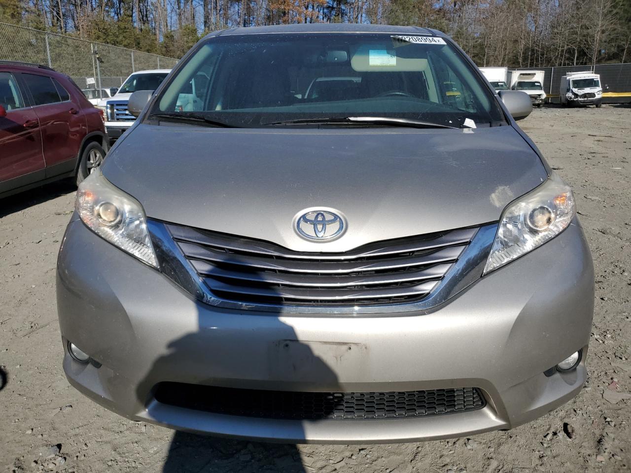 2017 Toyota Sienna - Image 5