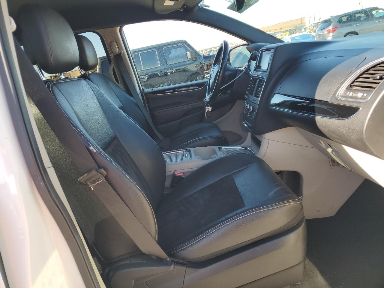2019 Dodge Caravan - Image 7