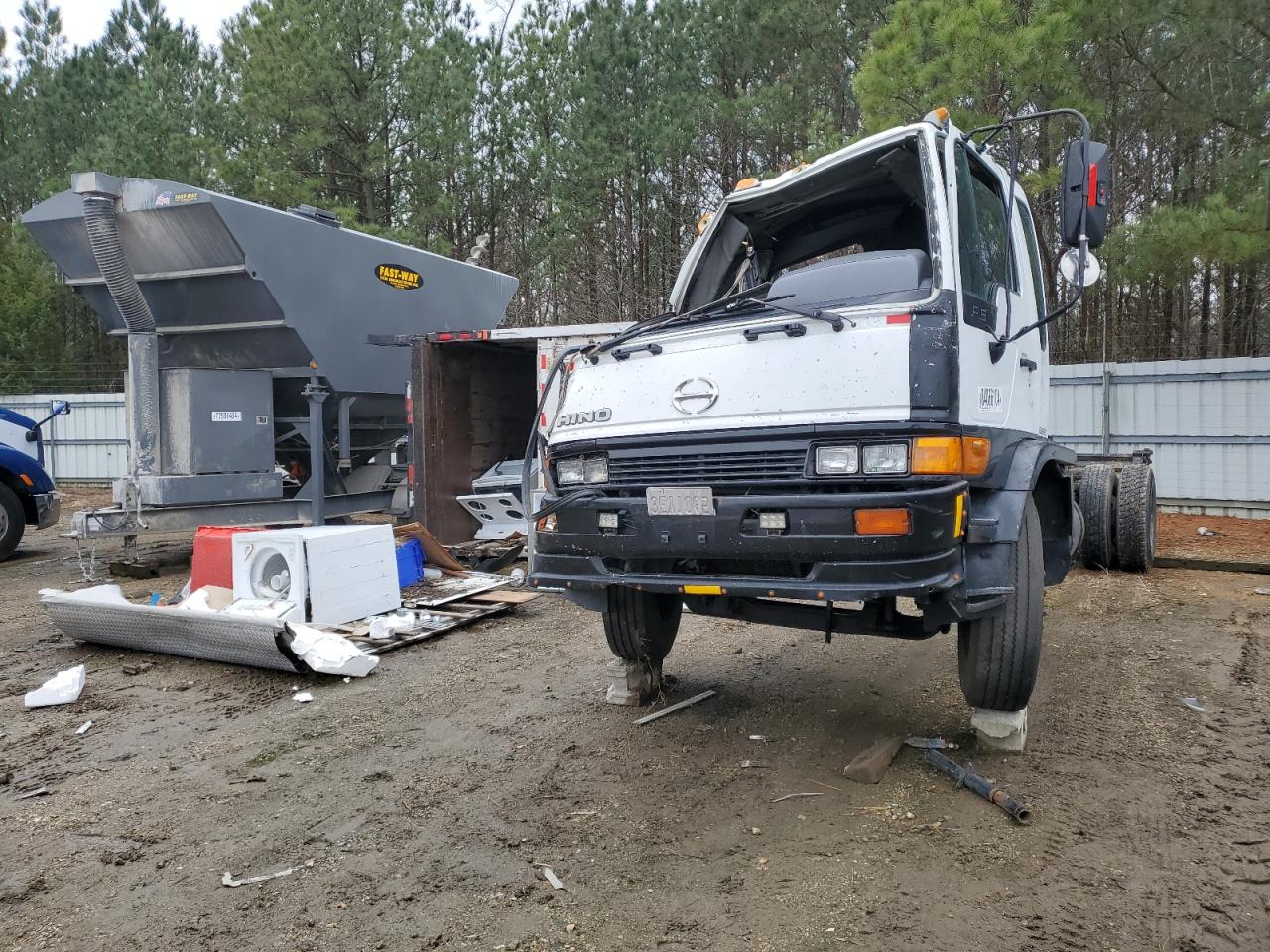2004 Hino Fe Fe2620 na sprzedaż w Sandston, VA - Rollover