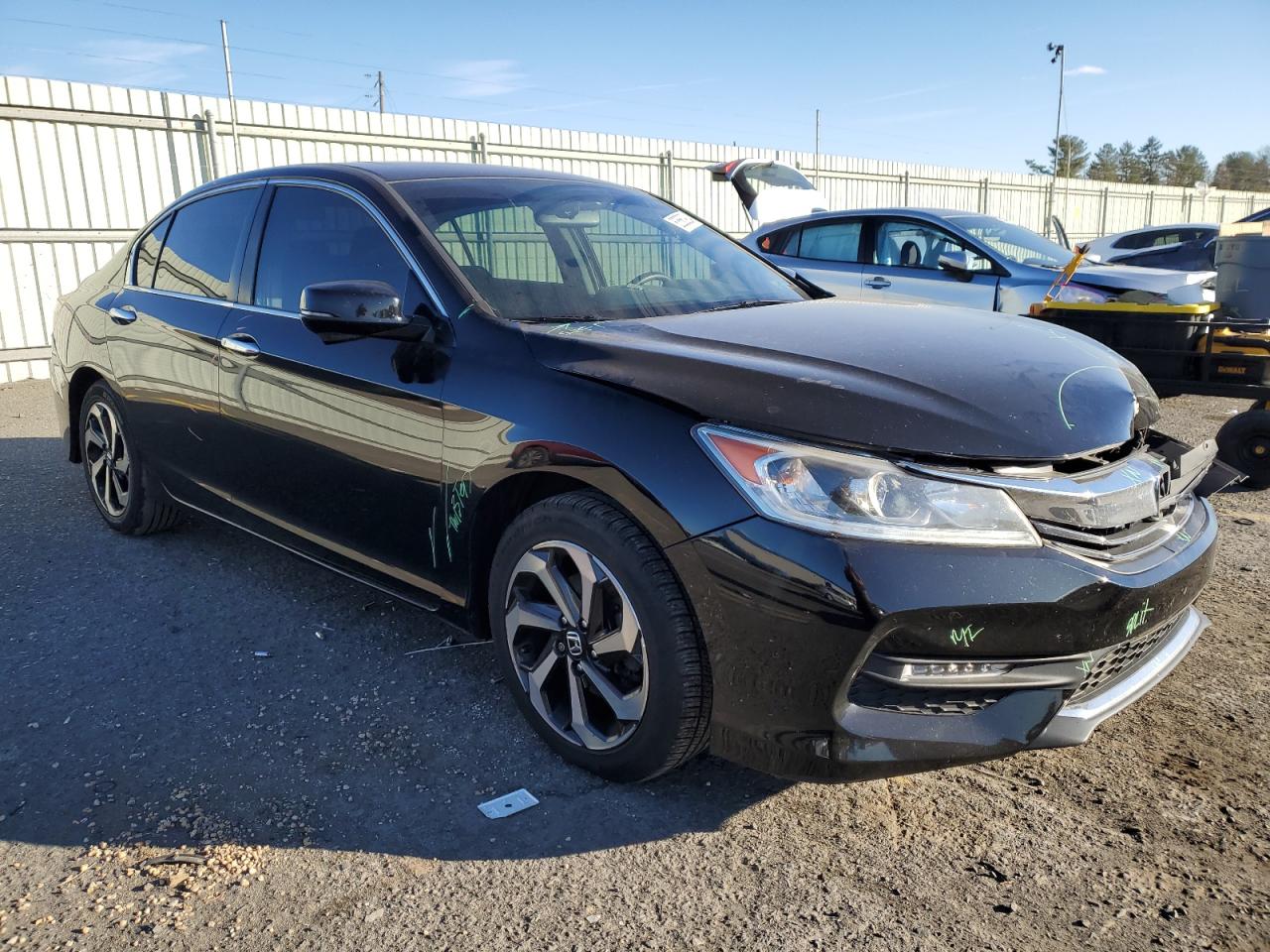 VIN 1HGCR2F71HA299136 2017 HONDA ACCORD no.4