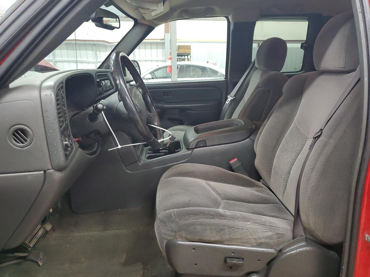 2007 Chevrolet Silverado - Image 7