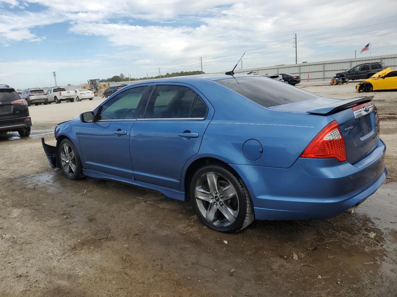 2010 Ford Fusion - Image 2