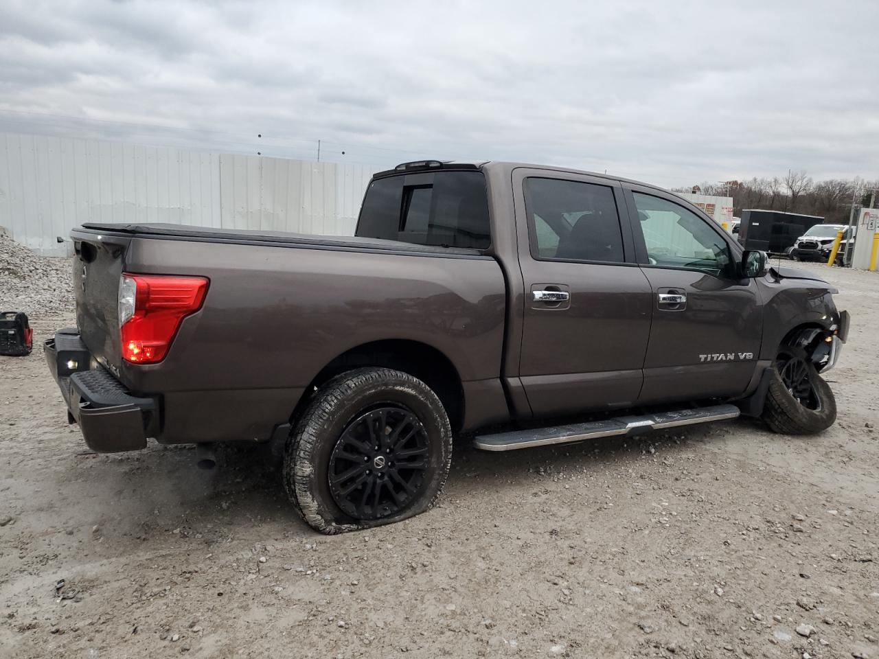2018 Nissan Titan - Image 3