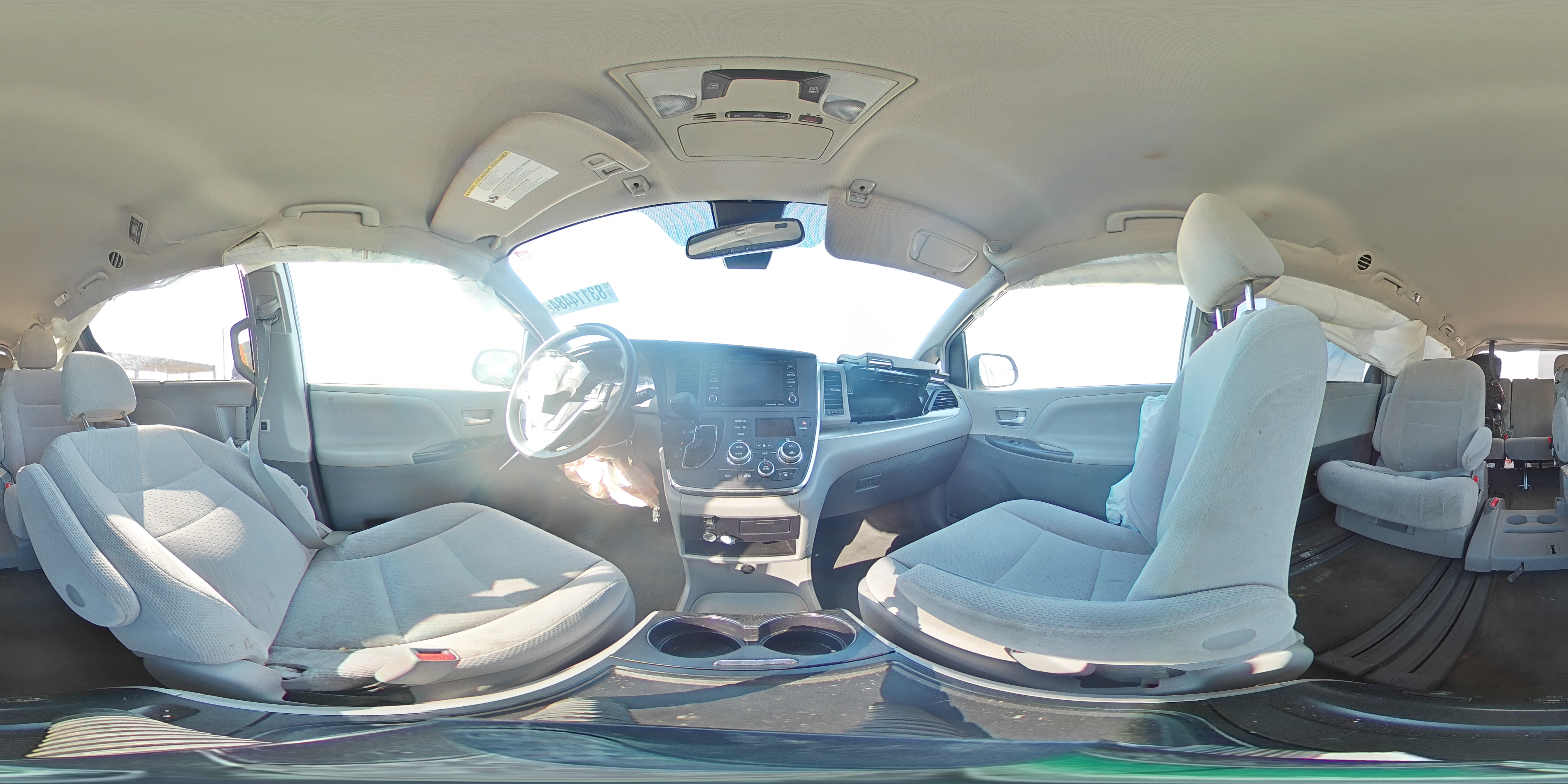 2018 Toyota Sienna - Image 14