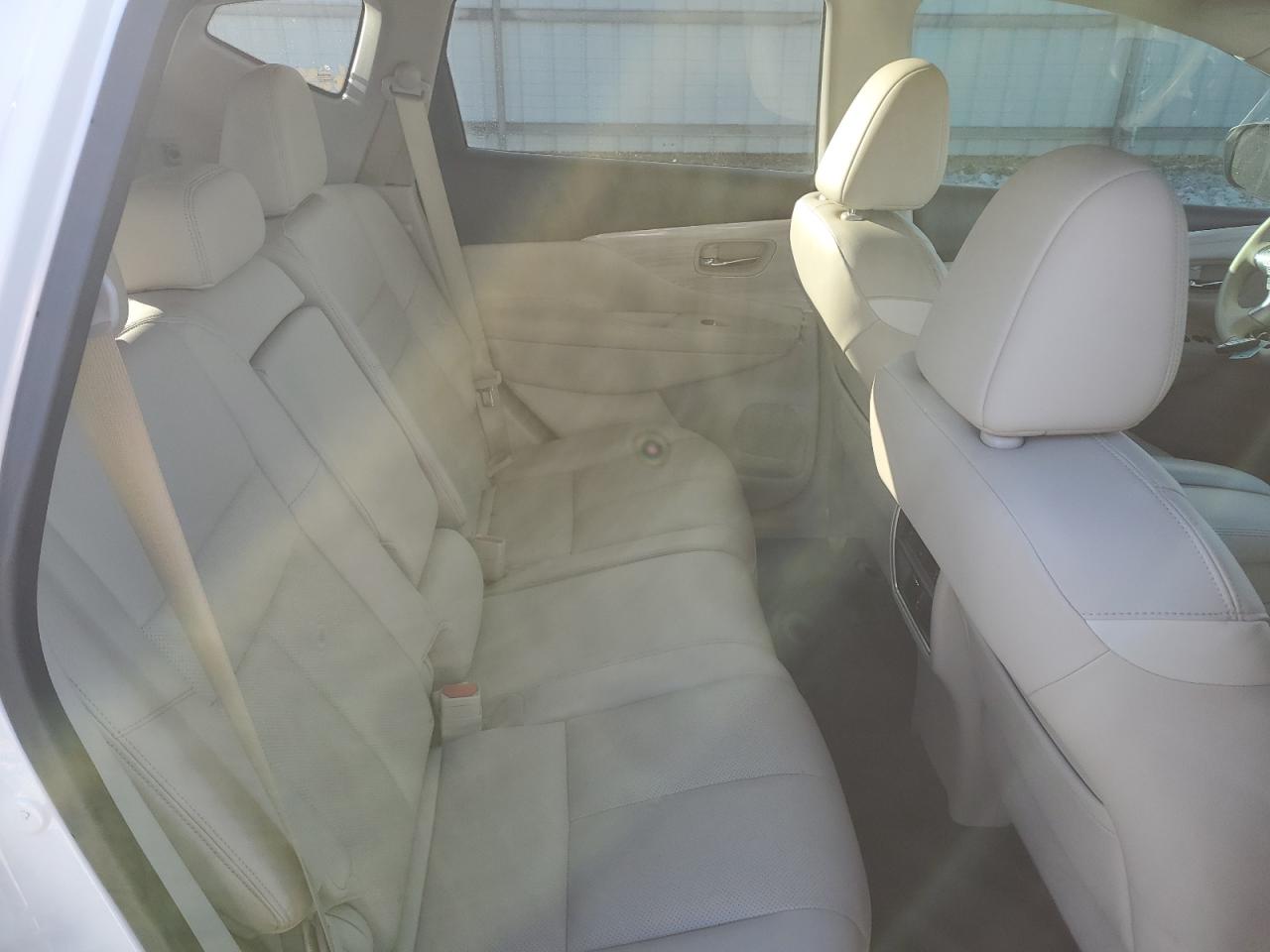 2017 Nissan Murano - Image 10