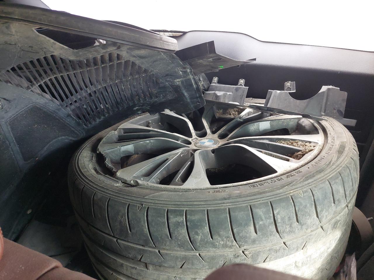 WBAKR6101J0Y32350 - 2018 BMW X5 - #86226994