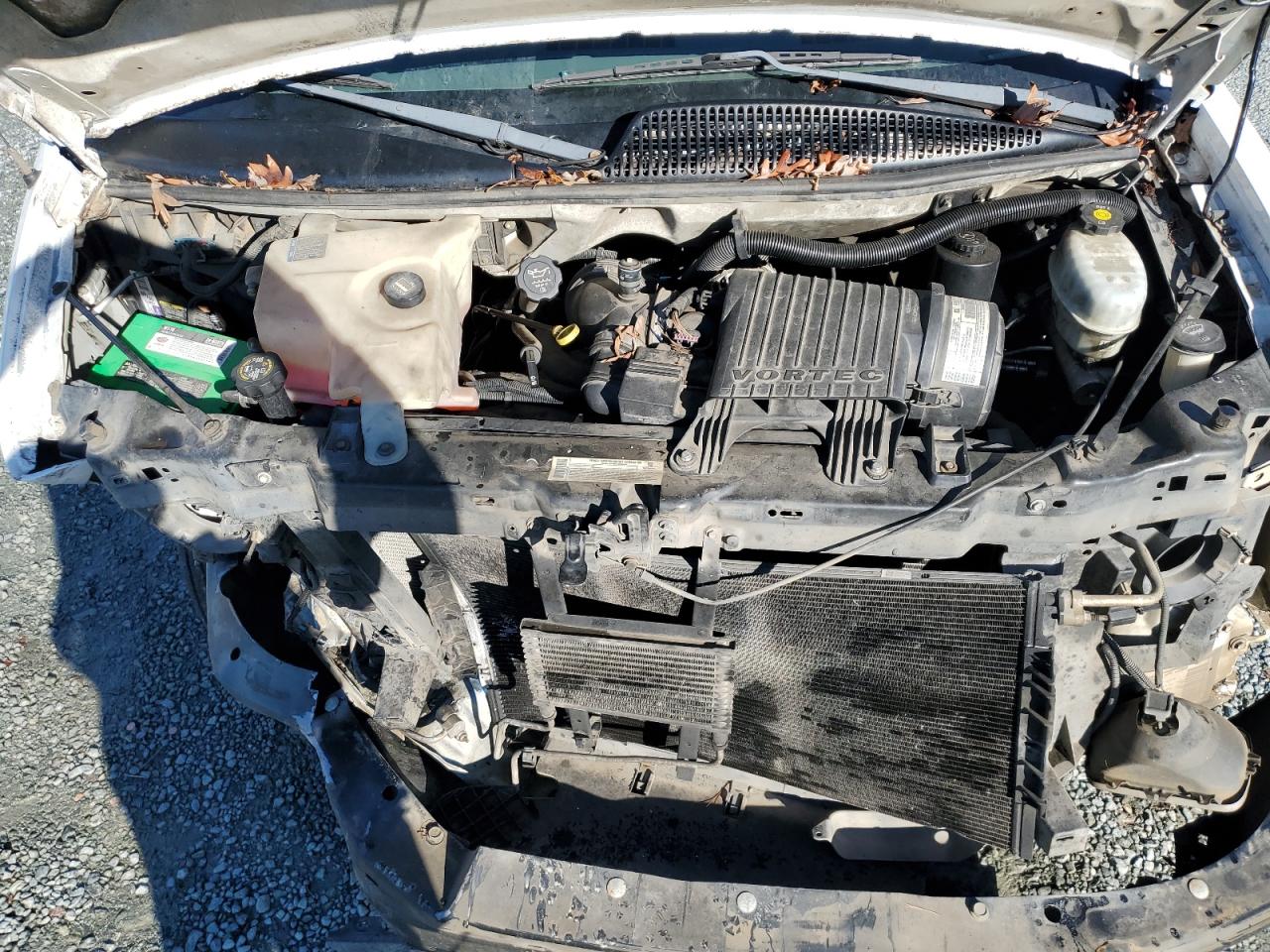 2003 Chevrolet Express - Image 14