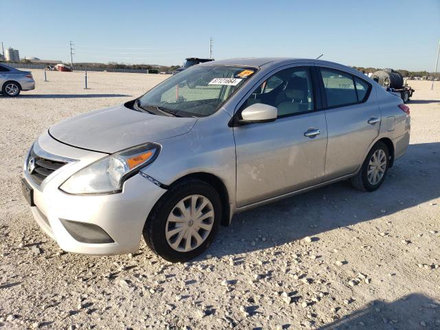  NISSAN VERSA 2015 Сріблястий