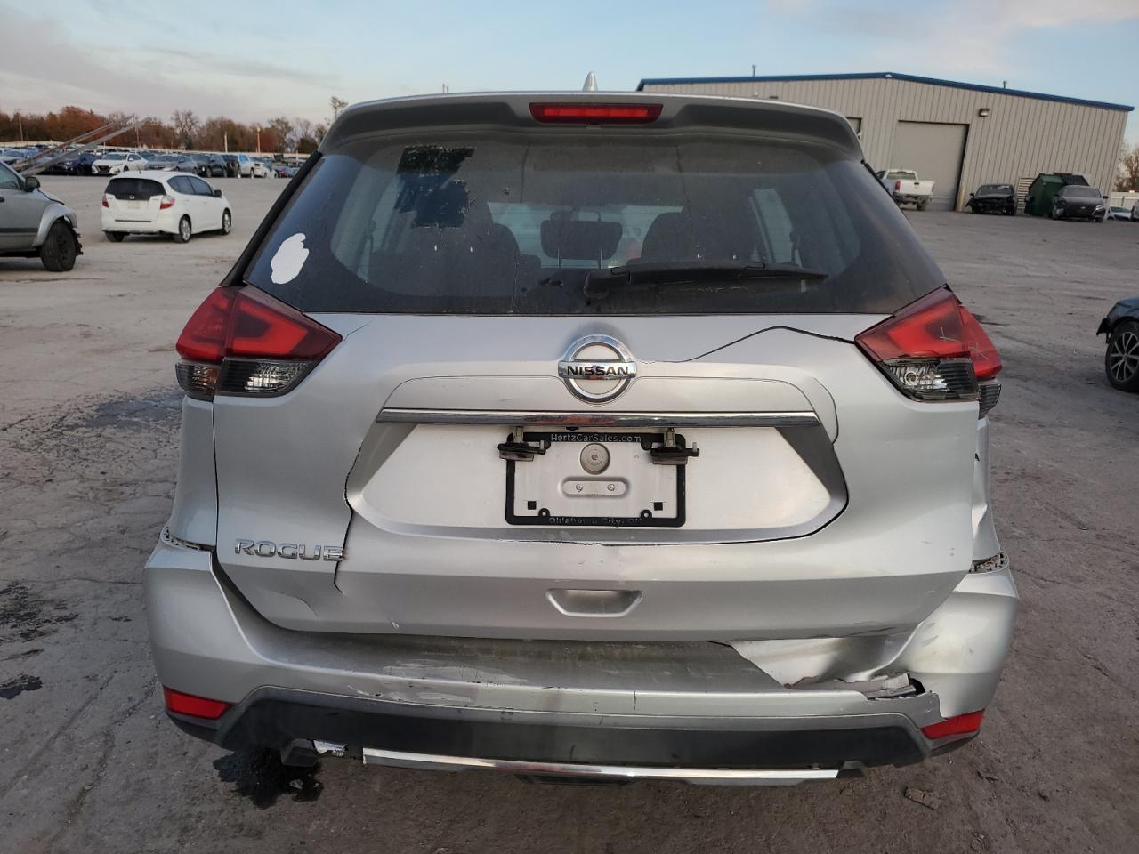 2017 Nissan Rogue - Image 6