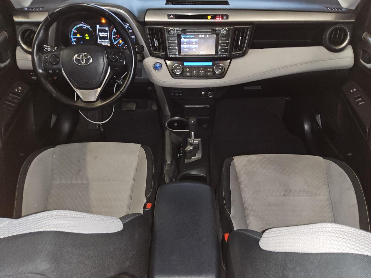 2017 Toyota RAV 4 - Image 8