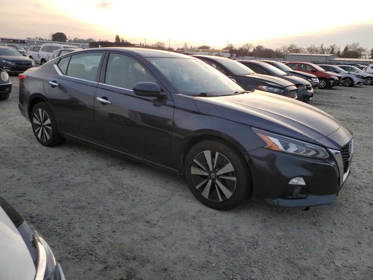 2020 Nissan Altima - Image 4