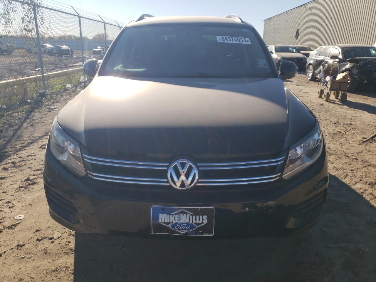 2017 Volkswagen Tiguan - Image 5