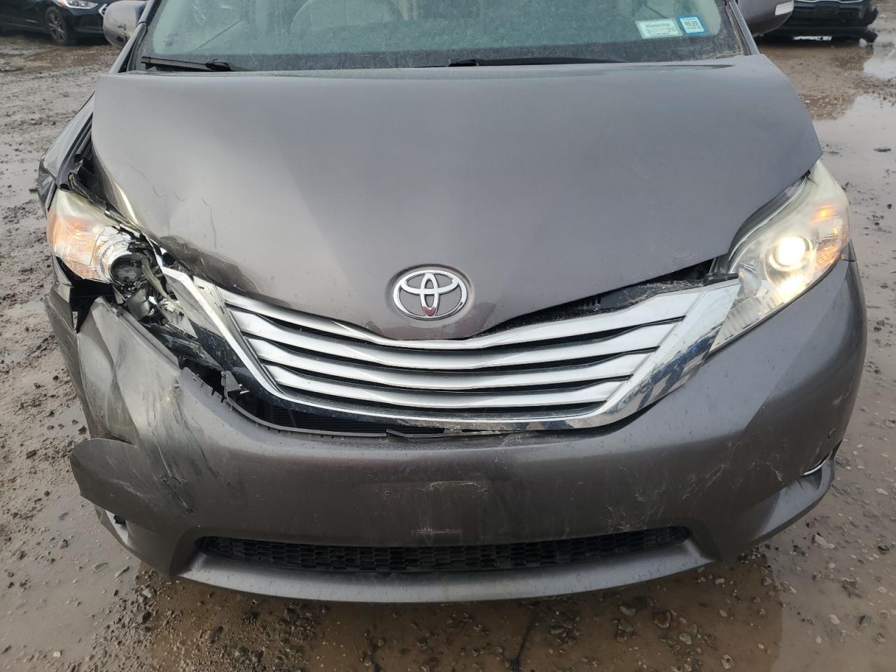 VIN 5TDDK3DC9DS069242 2013 TOYOTA All Models no.12