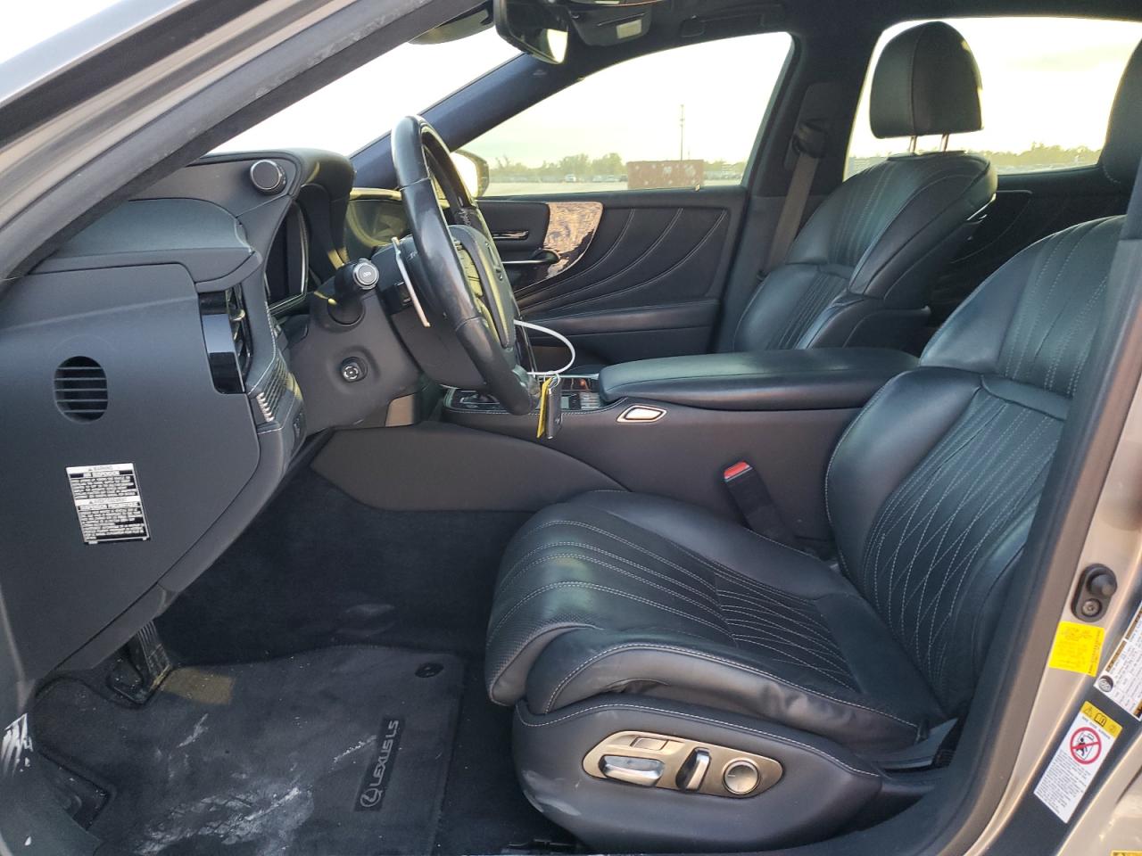 2018 Lexus LS - Image 7