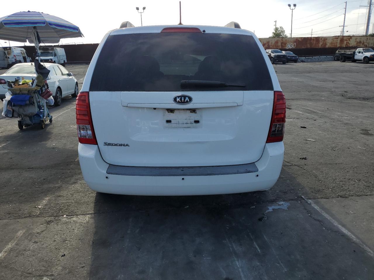 2011 Kia Sedona Lx VIN: KNDMG4C72B6374610 Lot: 86773334