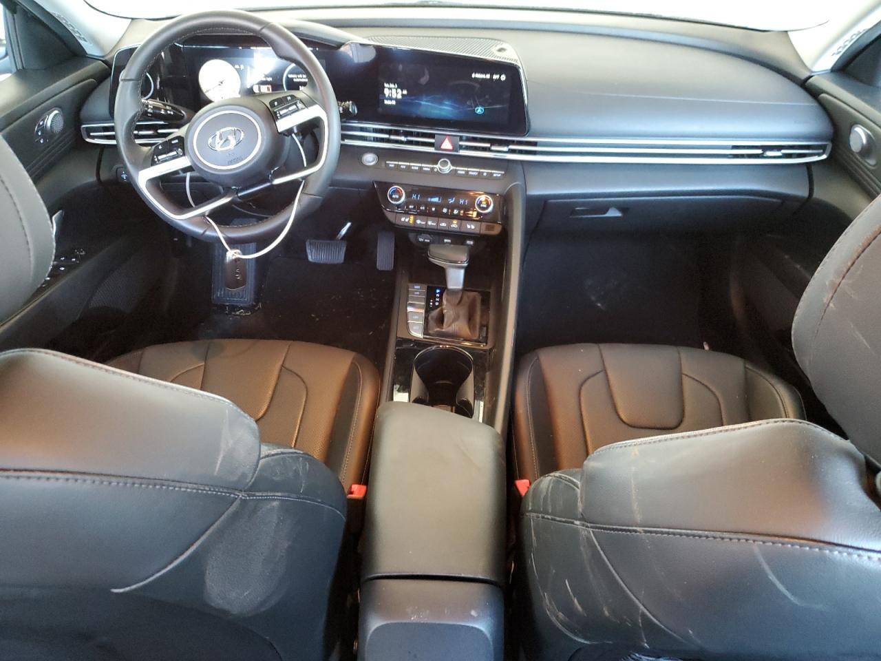 2023 Hyundai Elantra - Image 8