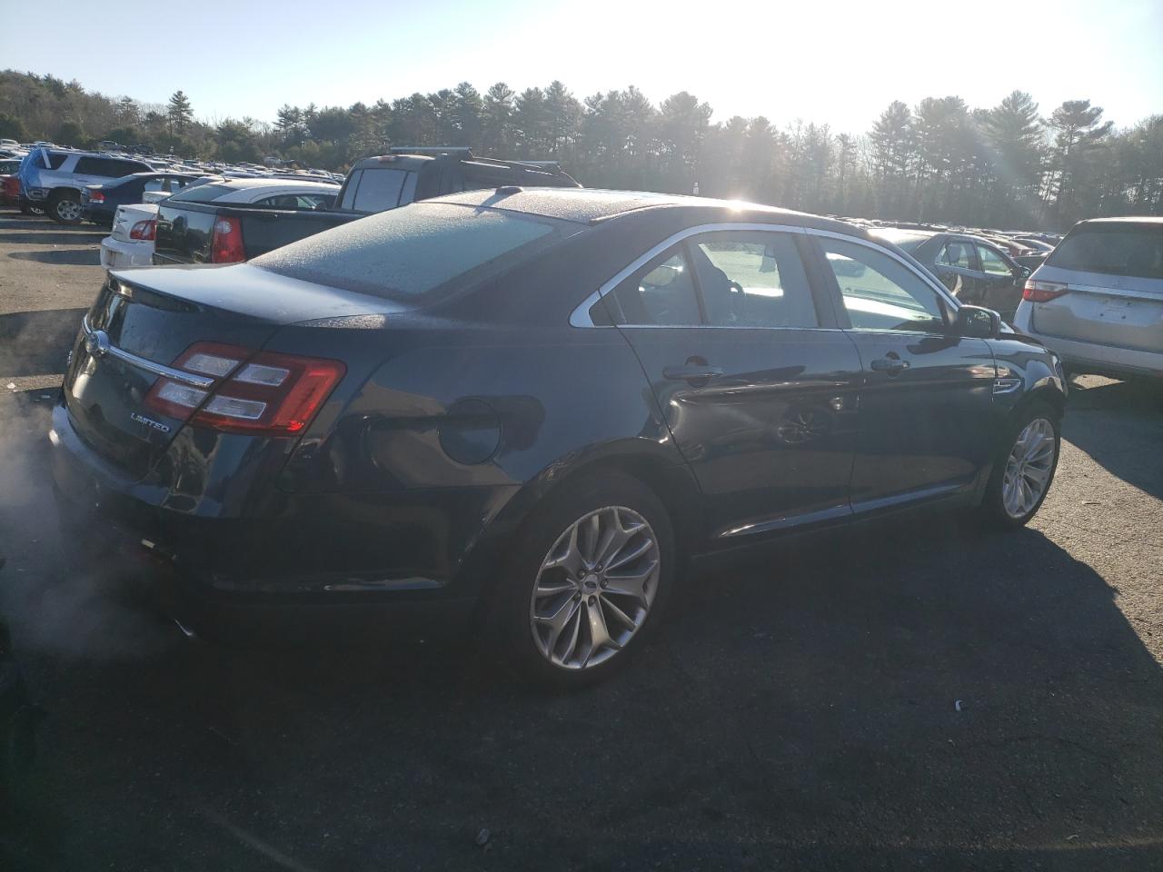 2017 Ford Taurus - Image 3