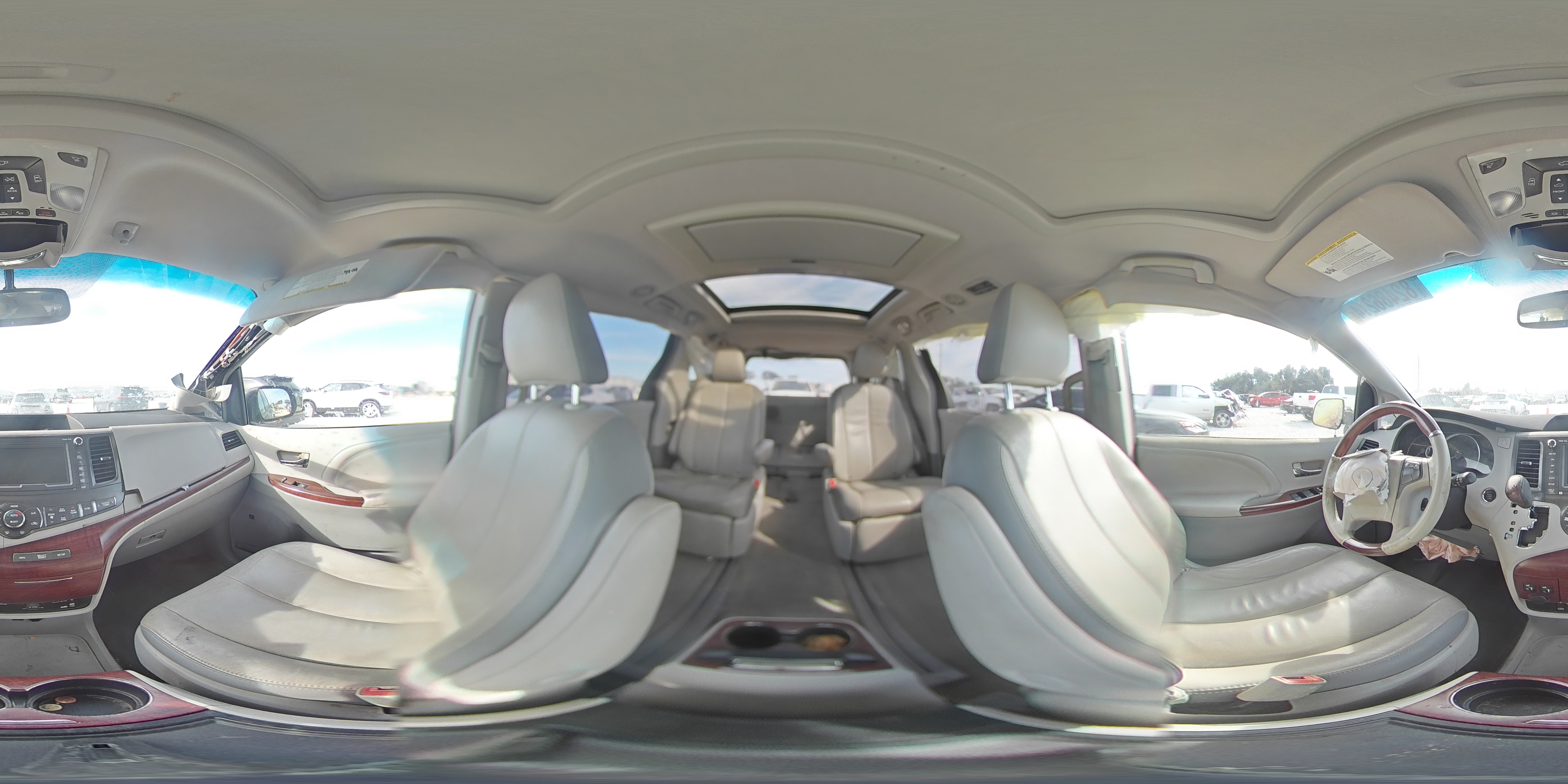 2014 Toyota Sienna - Image 14