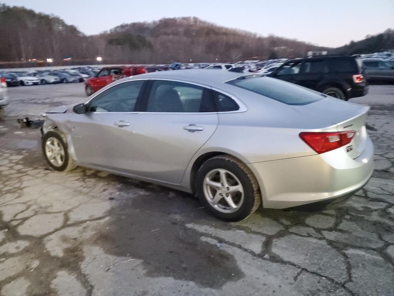 VIN 1G1ZB5ST6GF285664 2016 CHEVROLET MALIBU no.2