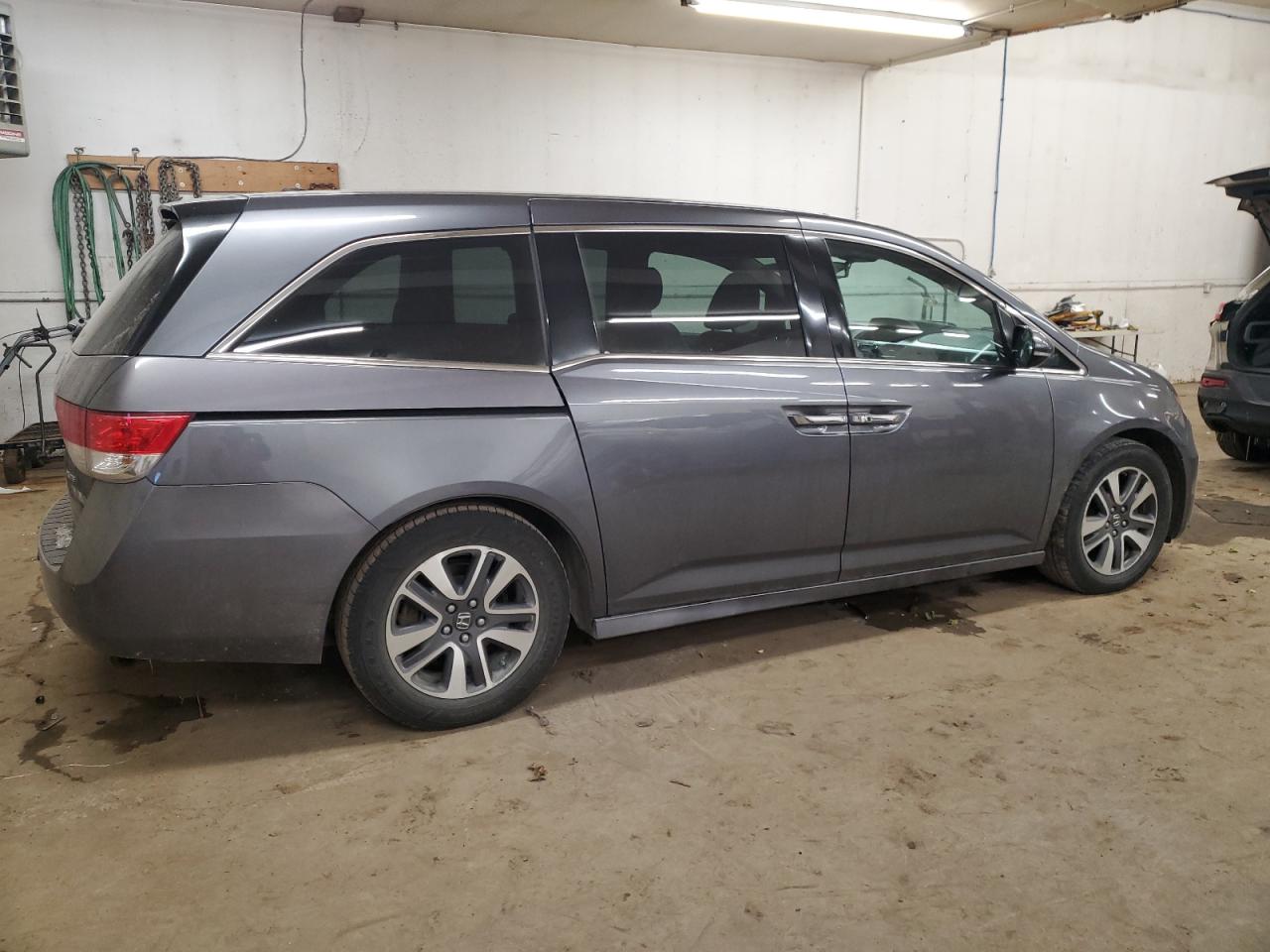 2014 Honda Odyssey - Image 3
