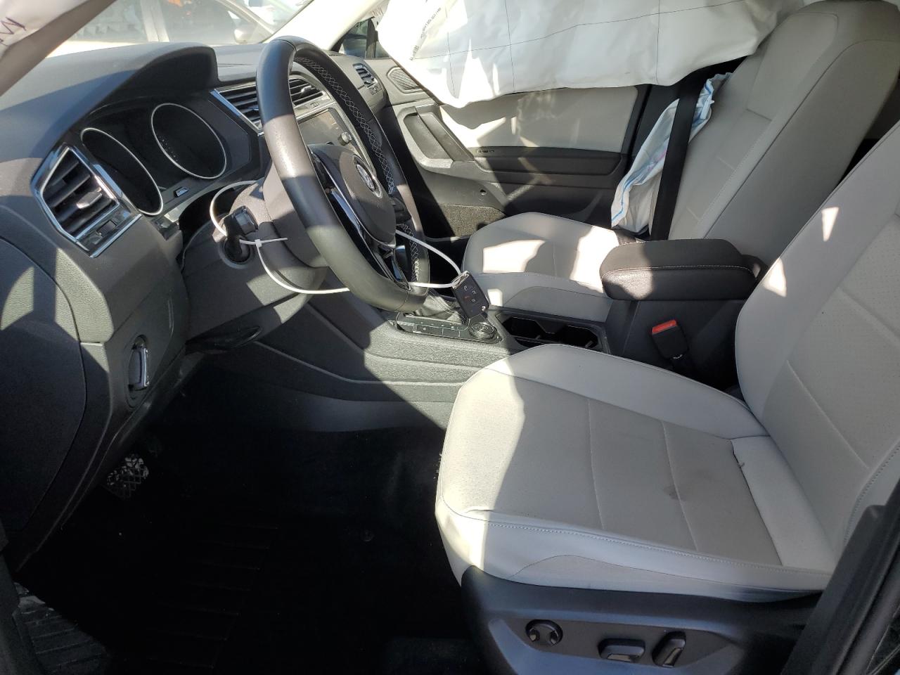 2021 Volkswagen Tiguan - Image 7