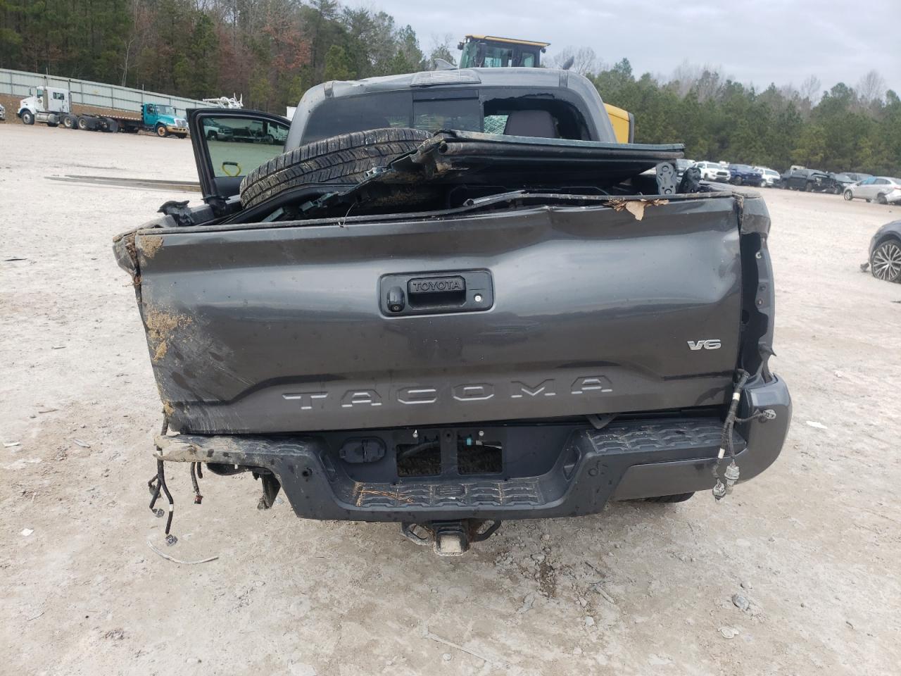 2017 Toyota Tacoma - Image 6
