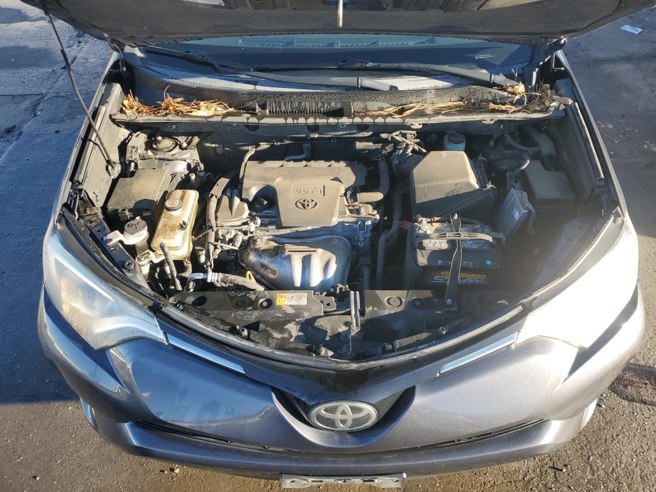 2017 Toyota RAV 4 - Image 12