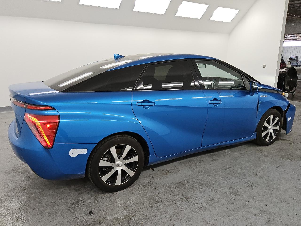 VIN JTDBVRBD6HA003389 2017 TOYOTA MIRAI no.3