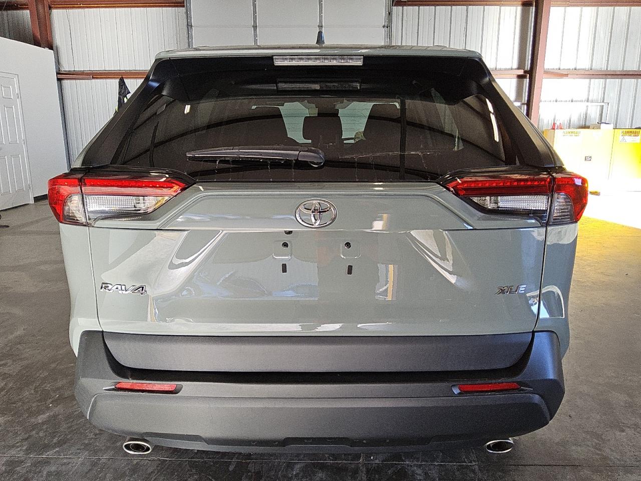 2022 Toyota RAV 4 - Image 6