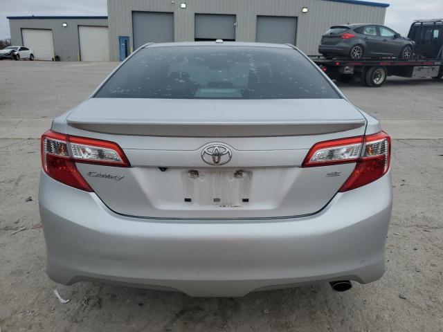  TOYOTA CAMRY 2014 Srebrny
