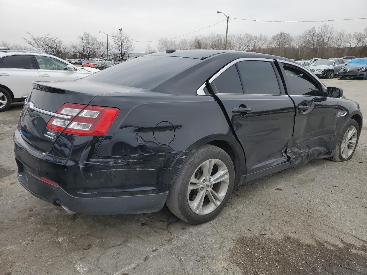 2018 Ford Taurus - Image 3