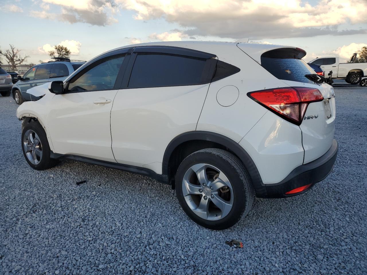 3CZRU5H32JM722411 2018 HONDA HR-V - Image 2