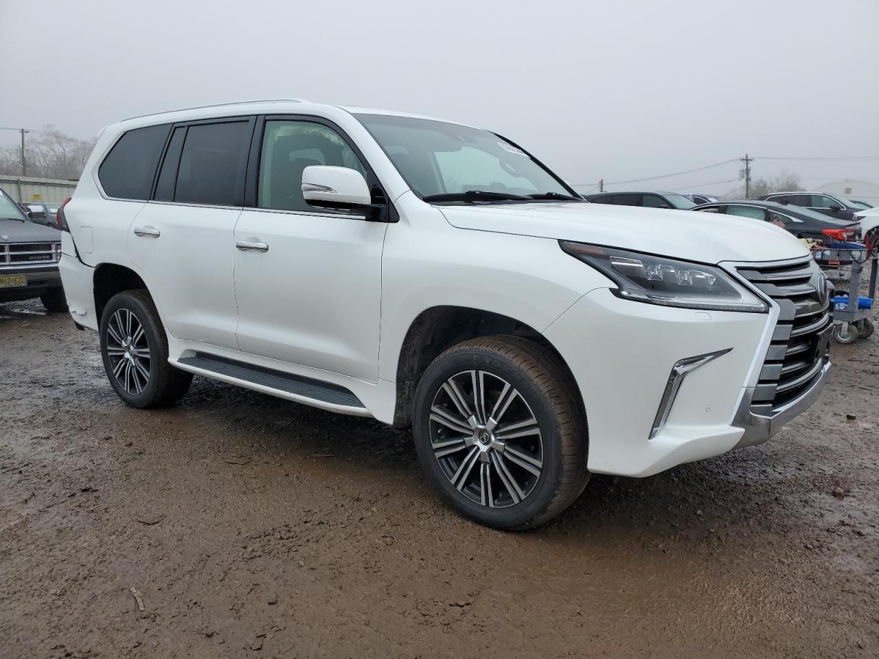 VIN JTJHY7AX7J4257535 2018 LEXUS LX570 no.4