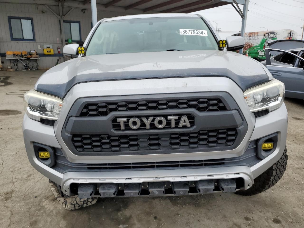 2016 Toyota Tacoma - Image 5