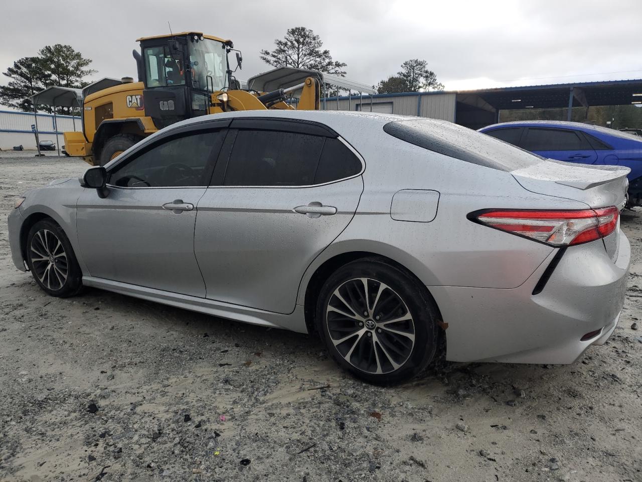 VIN 4T1B11HKXJU135624 2018 TOYOTA CAMRY no.2