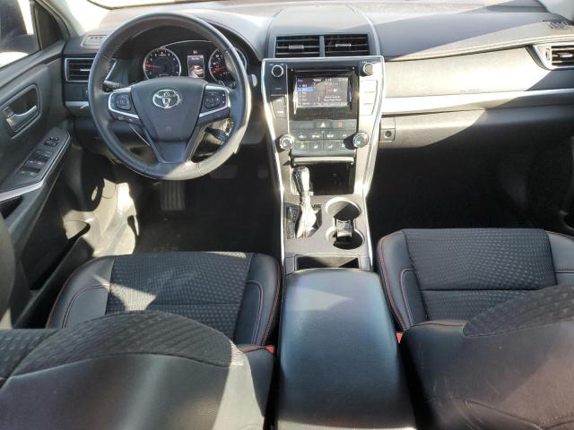 Седани TOYOTA CAMRY 2015 Сріблястий