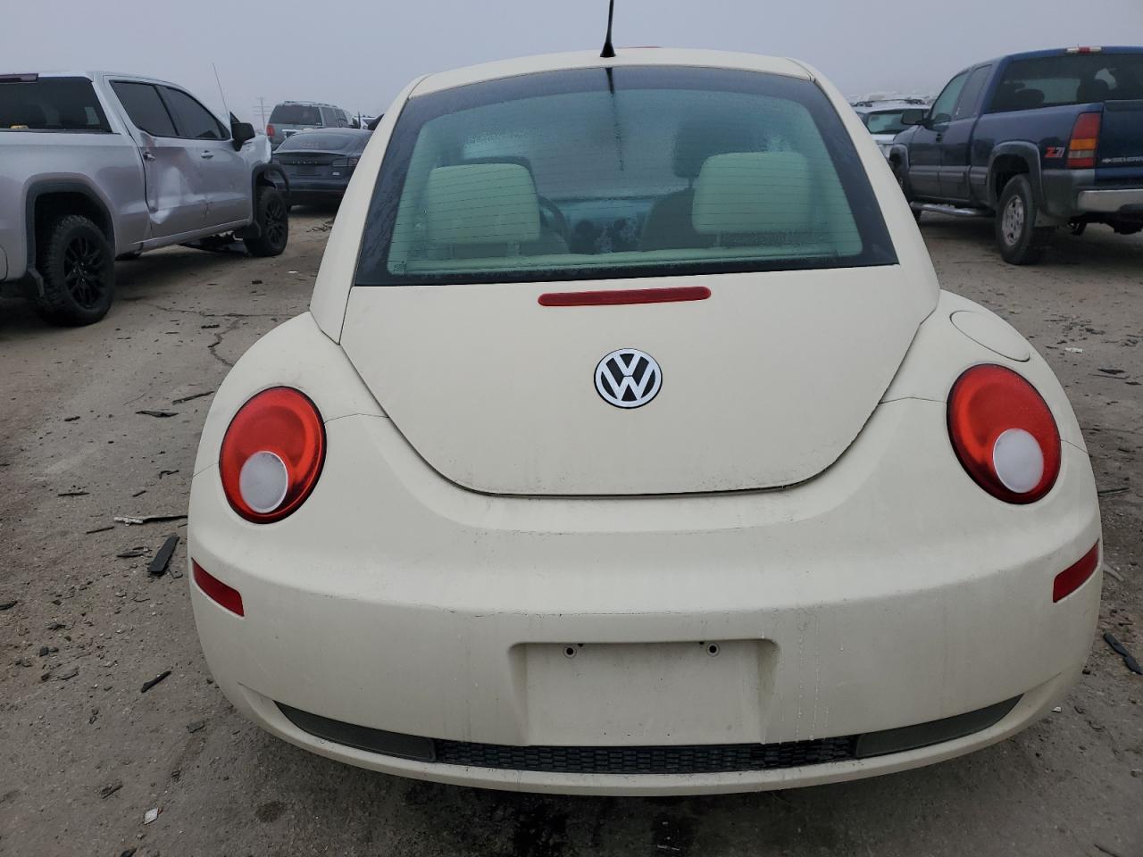 2006 Volkswagen Beetle - Image 6