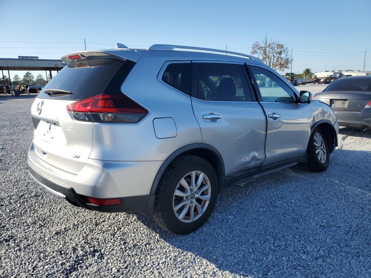2018 Nissan Rogue - Image 3
