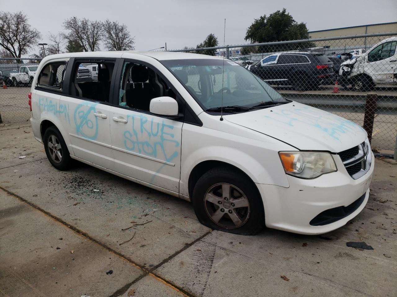 2013 Dodge Caravan - Image 4