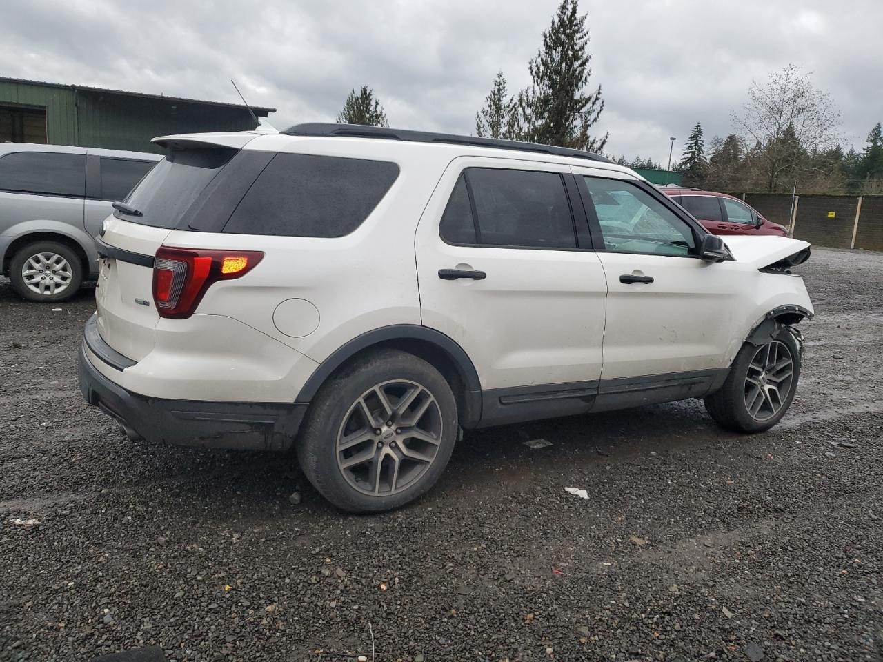 VIN 1FM5K8GT7JGA36092 2018 FORD EXPLORER no.3