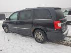 2015 Chrysler Town & Country Touring L na sprzedaż w Appleton, WI - Front End